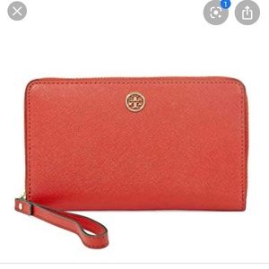 Tory Burch Robinson Wristlet